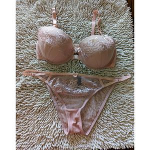 NWOT  Smart & Sexy bra and panty set  SZ 38D/8